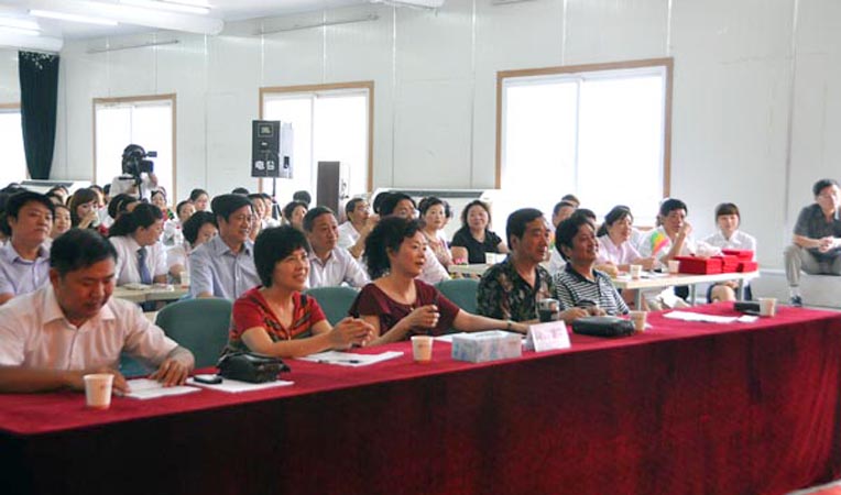 由專家和集團領導組成的評委團對比賽進行打分