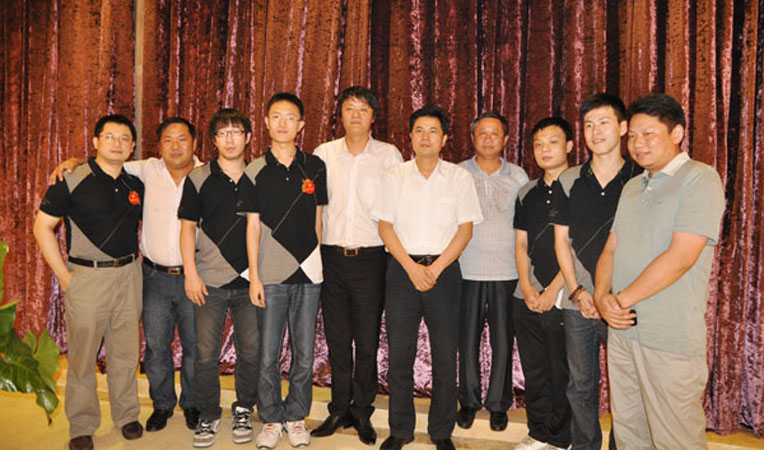 2華億集團領導與安徽華億隊選手合影