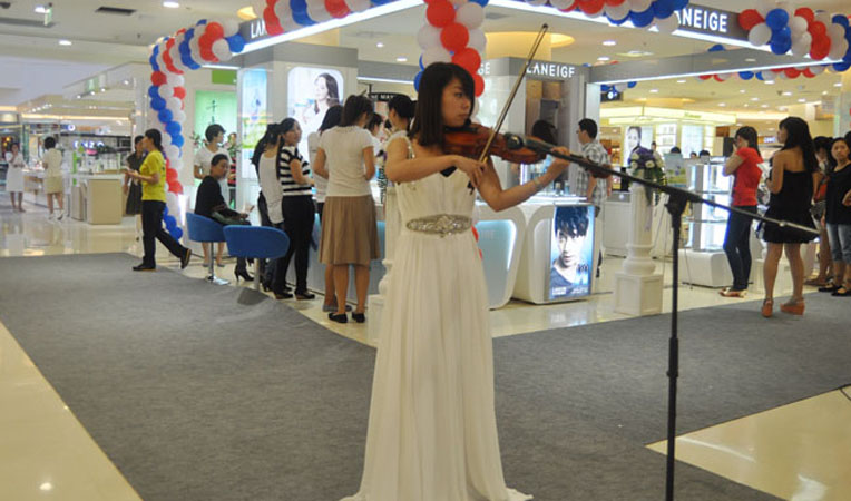 現場小提琴表演