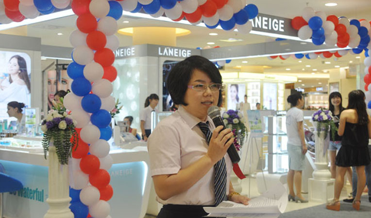 華億國際副總經理王萍致辭