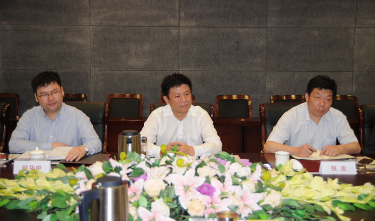 亳州市副市長王崧認真聽取華億集團領導匯報