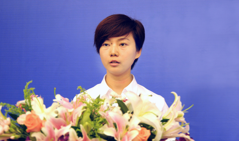 集團企管處處長洪瑋通報2013年上半年各公司考核情況