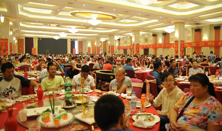 華億超市公司古井貢酒·紅運(yùn)酒上市品鑒會(huì)賓朋滿座