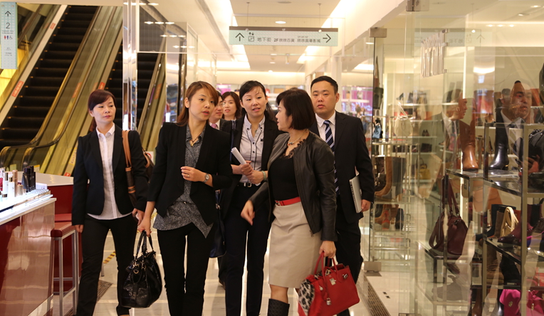 華億國際考察團參觀欣欣百貨購物中心