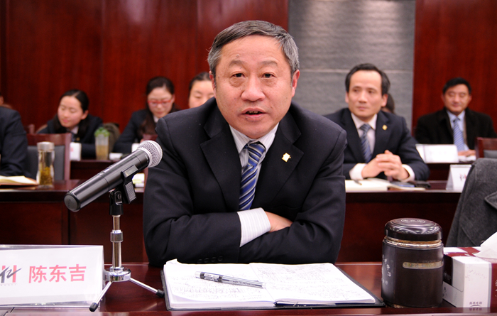 集團(tuán)顧問(wèn)陳東吉討論發(fā)言