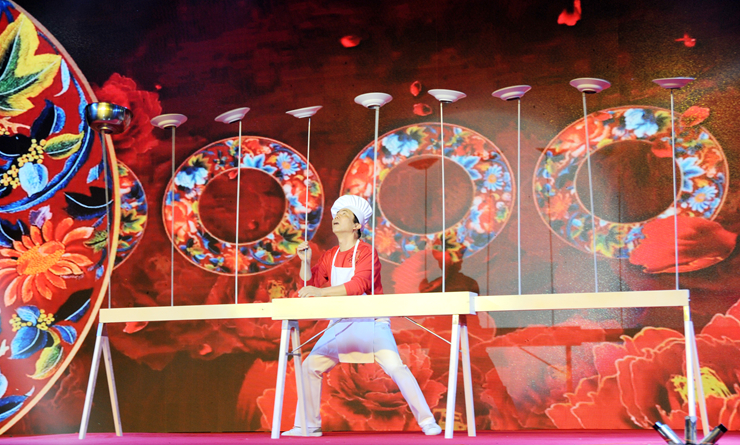 繁昌華億廣場(chǎng)營(yíng)銷(xiāo)中心開(kāi)放儀式上的精彩文藝表演