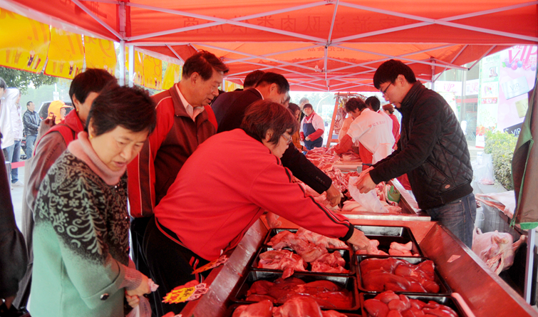 消費(fèi)者現(xiàn)場(chǎng)搶購(gòu)