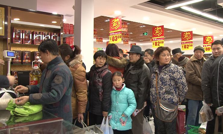 融匯錦江店內消費者排隊付款