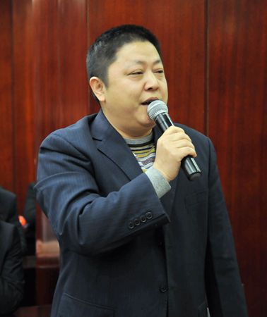 集團總裁助理陳雪榮向大家拜年