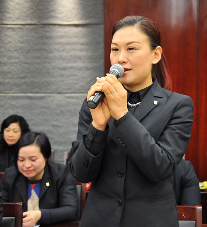 繁昌華億國際常務副總經理王惠瑾向大家拜年