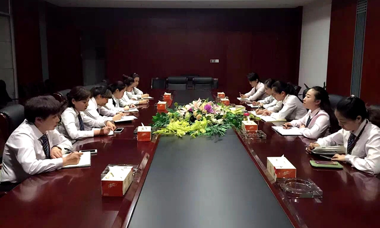 華億國(guó)際旗艦店大客戶部開展讀書討論活動(dòng)