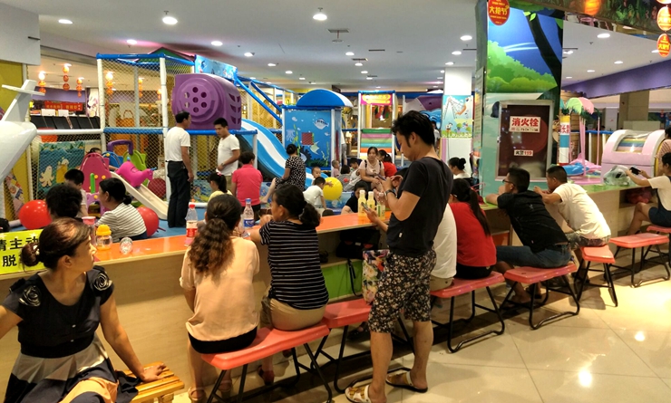繁昌華億廣場兒童游樂區(qū)人氣火爆