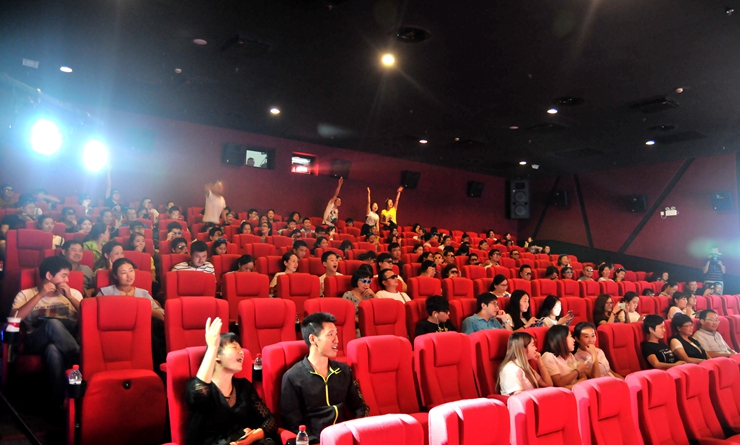 2觀影前影迷踴躍參與互動