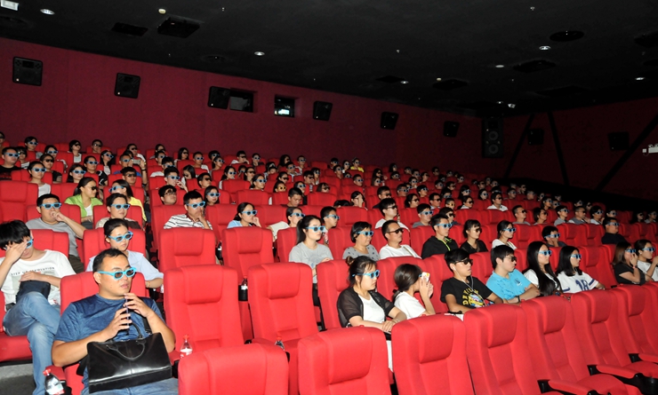 3媒體和影迷體驗4K激光特效廳觀影效果