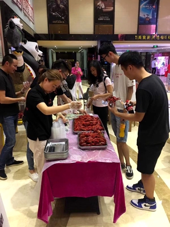 影迷免費(fèi)領(lǐng)取美味龍蝦