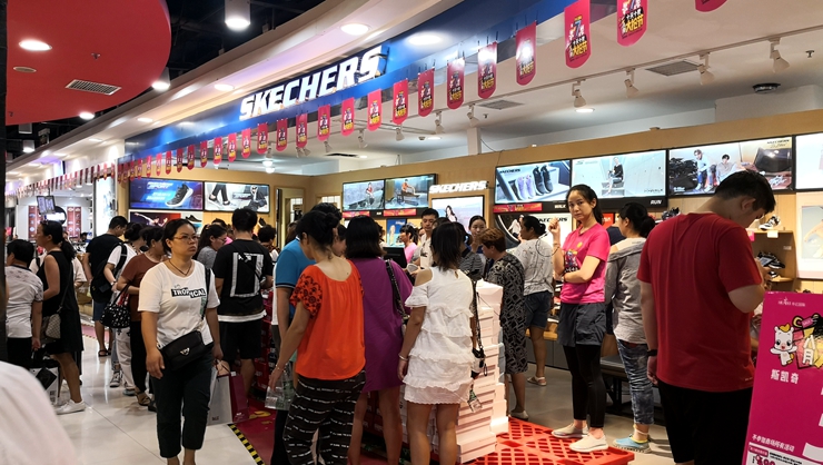 消費者選購商品